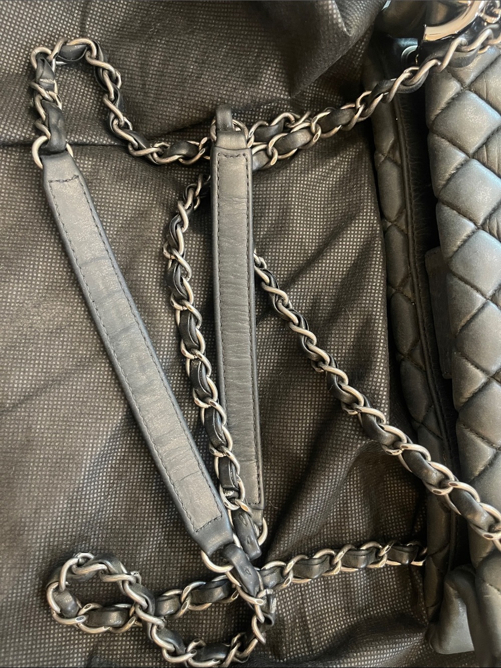 Chanel shopping tote - Picture 9 of 12